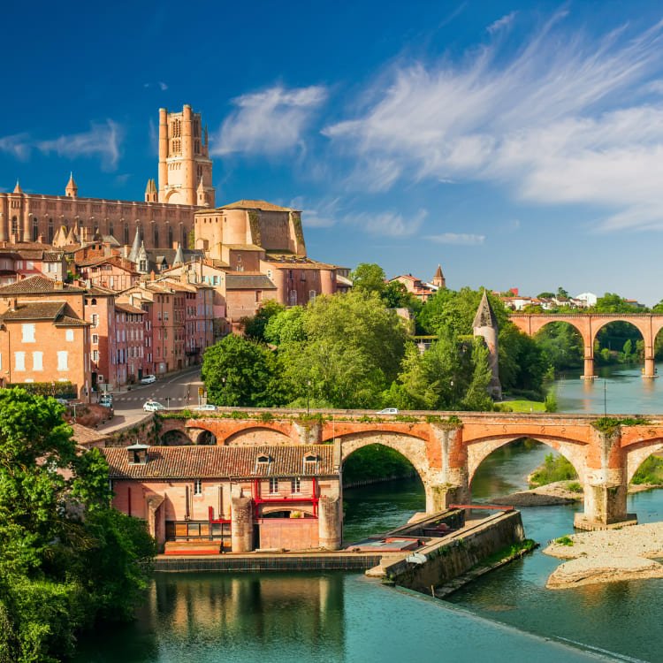 COMORILE FRANCEZE: Coasta Atlanticului, Valea Loarei si Paris, 8 zile